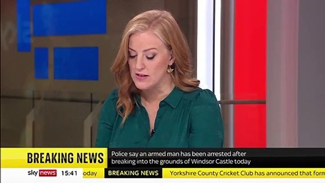 Un homme a été interné hier après avoir tenté la veille de s'introduire, armé d'une arbalète, dans le territoire du château de Windsor, où la reine Elizabeth II passait Noël