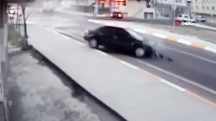 Sultanbeyli'de feci kaza 3 ağır yaralı