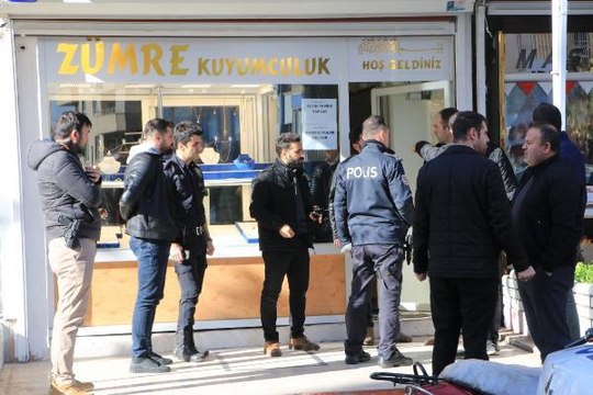 ŞANLIURFA'DA POMPALI TÜFEKLİ KUYUMCU SOYGUNU