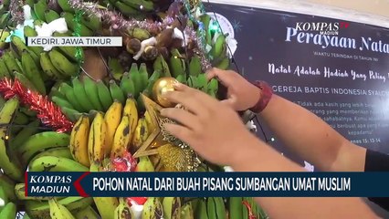 Pohon Natal Dari Buah Pisang Sumbangan Umat Muslim