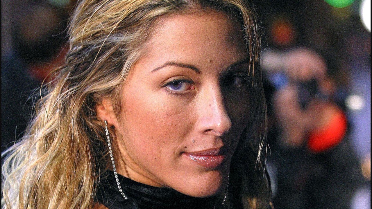 FEMME ACTUELLE -Alcool, drogues... Loana évoque ses années noires où elle a "joué avec la mort"