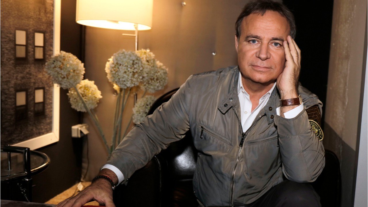 Mort De Claude François : l'applique avec laquelle le chanteur s'est électrocuté appartient à une star du PAF