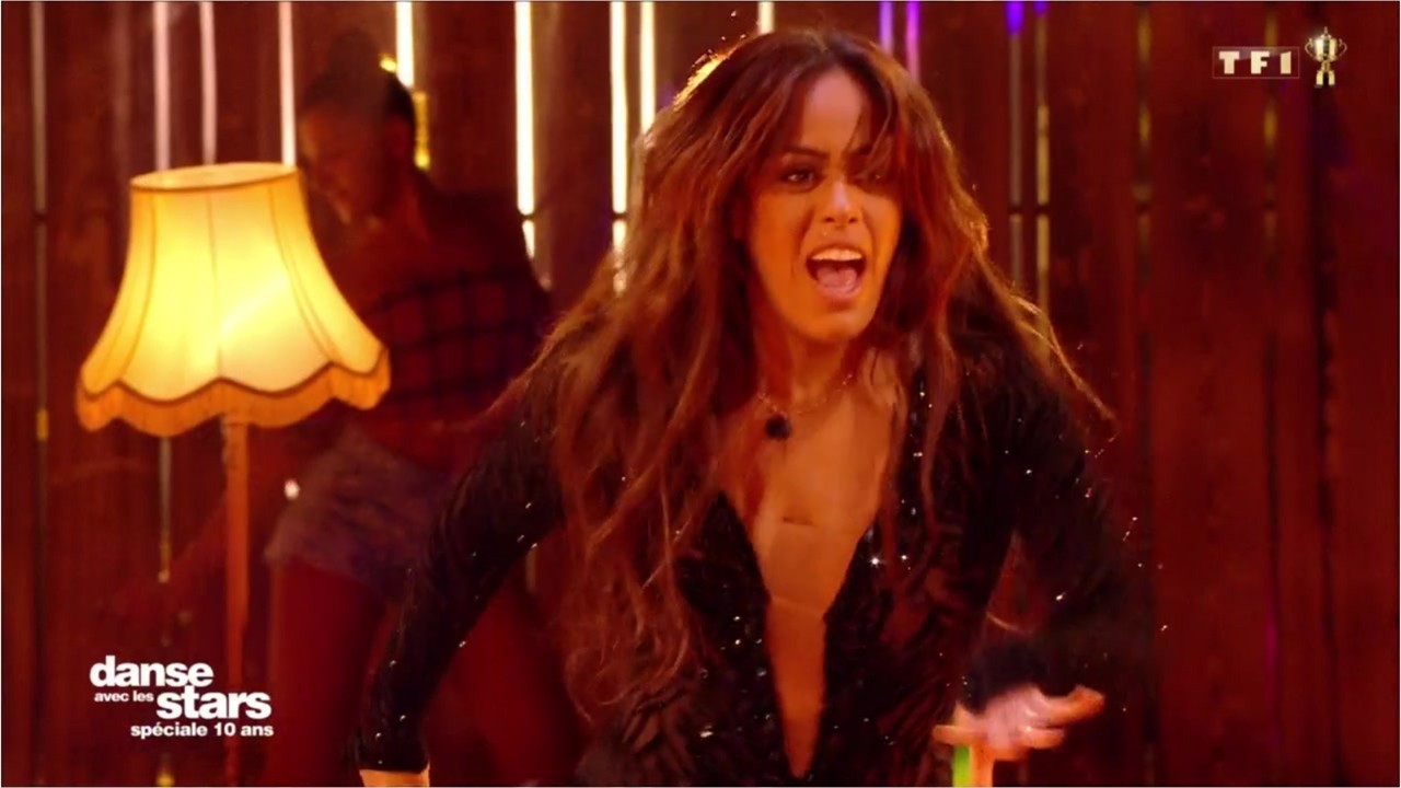 FEMME ACTUELLE - "Danse avec les stars" : l'oubli de la production pendant  la performance d'Amel Bent