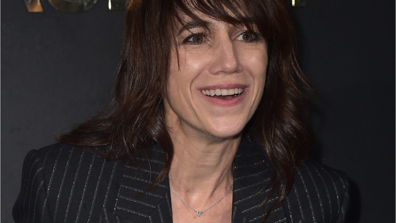 FEMME ACTUELLE : Charlotte Gainsbourg : ce poids des années qui lui fait peur