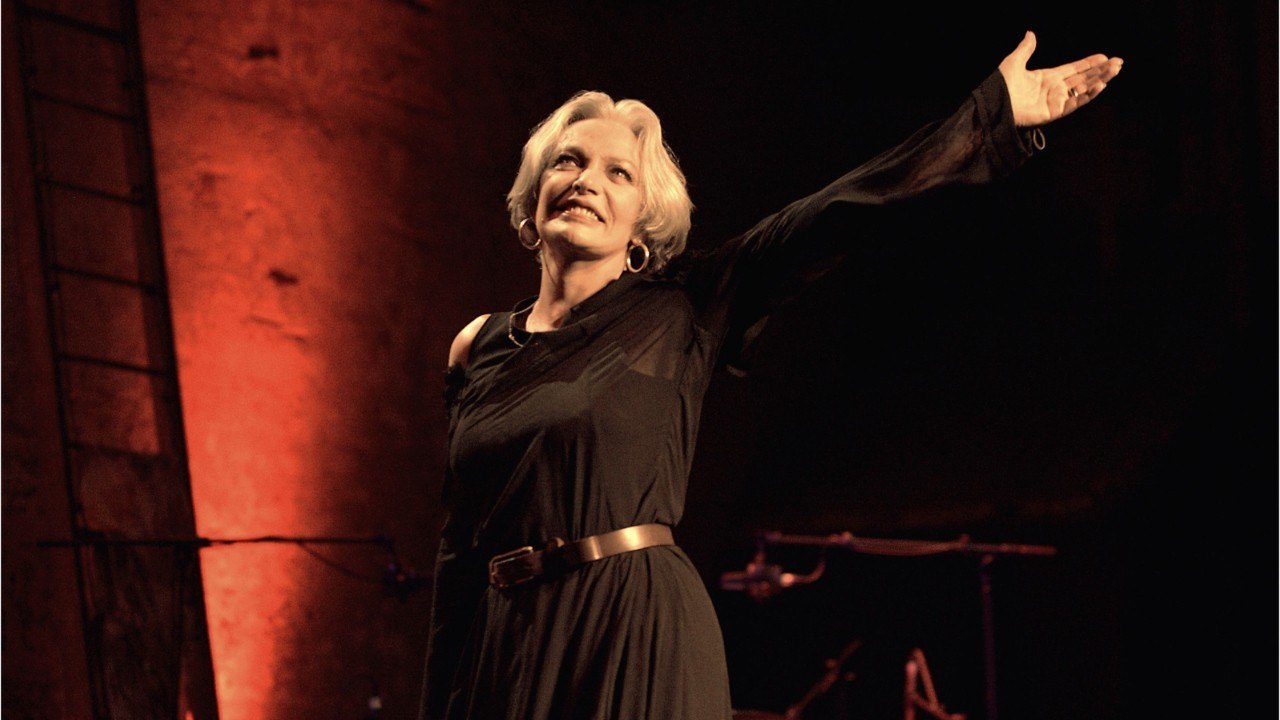 FEMME ACTUELLE - Obsèques de Marie Laforêt : Laurent Ruquier, Francis Lalanne, Géraldine Nakache... de nombreuses personnalités sont venues lui rendre un dernier hommage