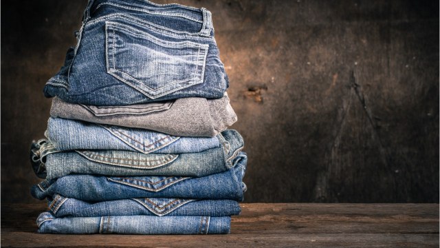 FEMME ACTUELLE - Jean slouchy : connaissez-vous cette nouvelle tendance denim ?