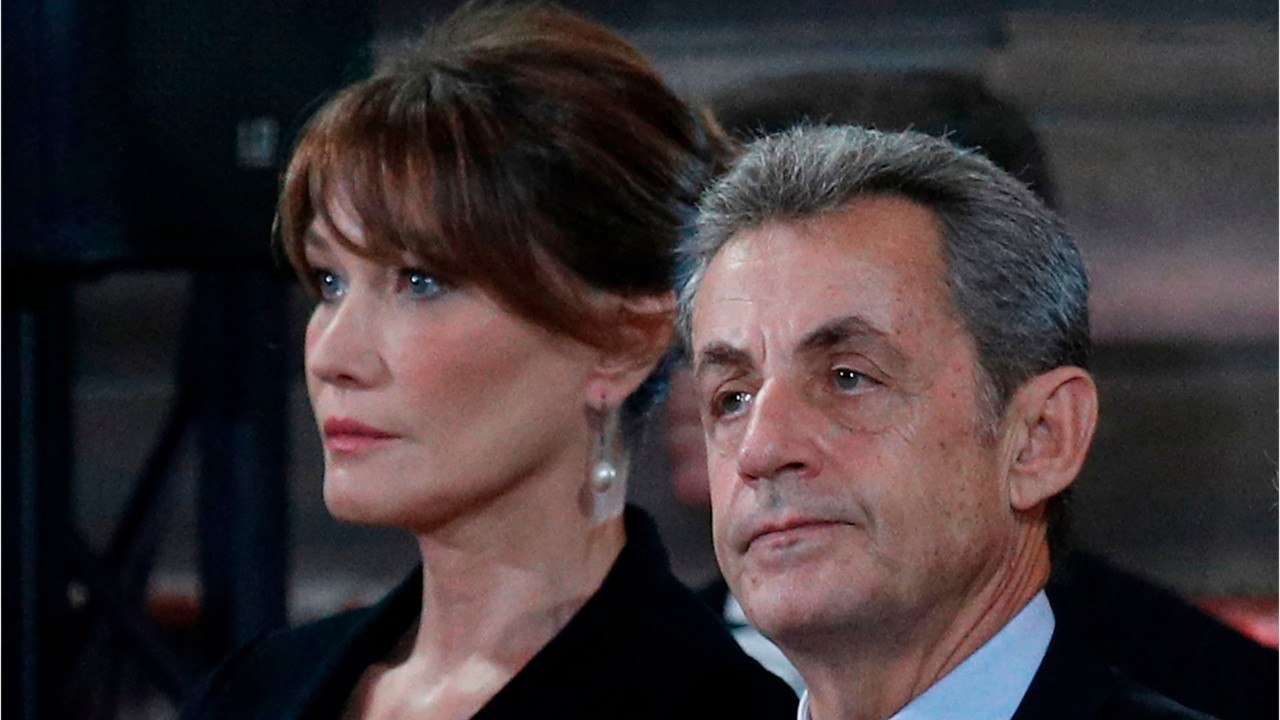 FEMME ACTUELLE - Pourquoi Carla Bruni a réprimandé Nicolas Sarkozy pendant la messe pour Jacques Chirac