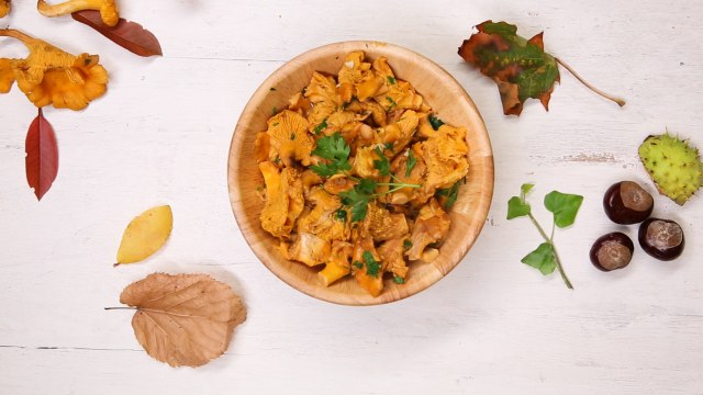 CUISINE ACTUELLE - Poêlée de girolles