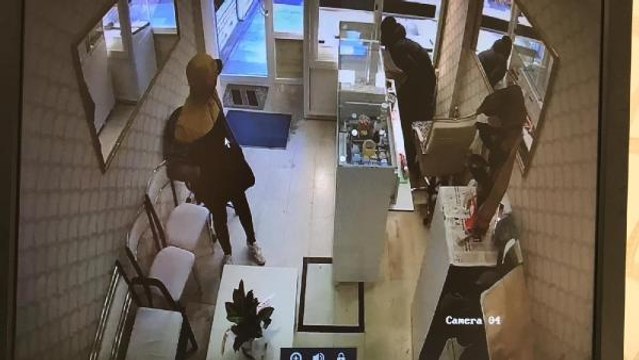 ŞANLIURFA'DA POMPALI TÜFEKLİ KUYUMCU SOYGUNU