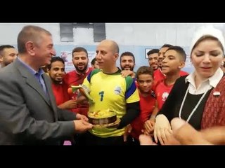 محافظ كفر الشيخ يحتفل بعيد ميلاد لاعب بالمؤتمر الأول لـ"متحدي الإعاقة"