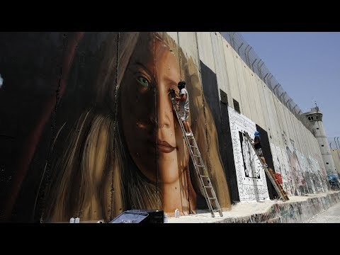 عهد التميمي أيقونة المقاومة الشعبية لها جداريات باسمها