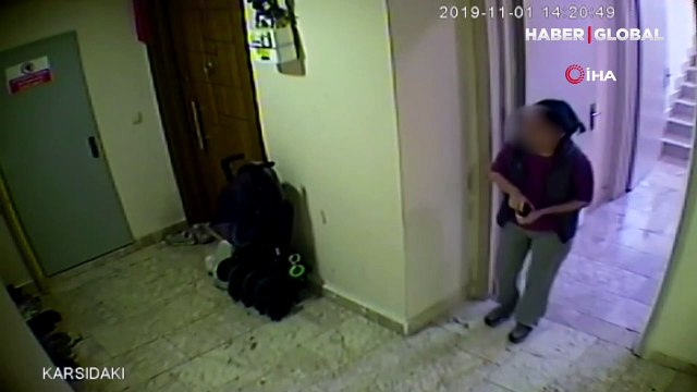 Gaziosmanpaşa'da kapıdaki gizli kamerada komşuyu ele verdi! Kapısının önüne kimyasal ve çiğ yumurta attı, bebek arabasına dışkı bıraktı