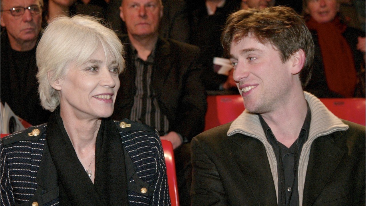 FEMME ACTUELLE - Françoise Hardy en rémission d’un cancer : son fils Thomas Dutronc donne de ses nouvelles