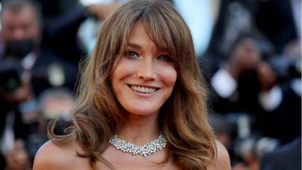FEMME ACTUELLE - Carla Bruni de retour à l'Élysée : cette invitation mystère de Brigitte Macron