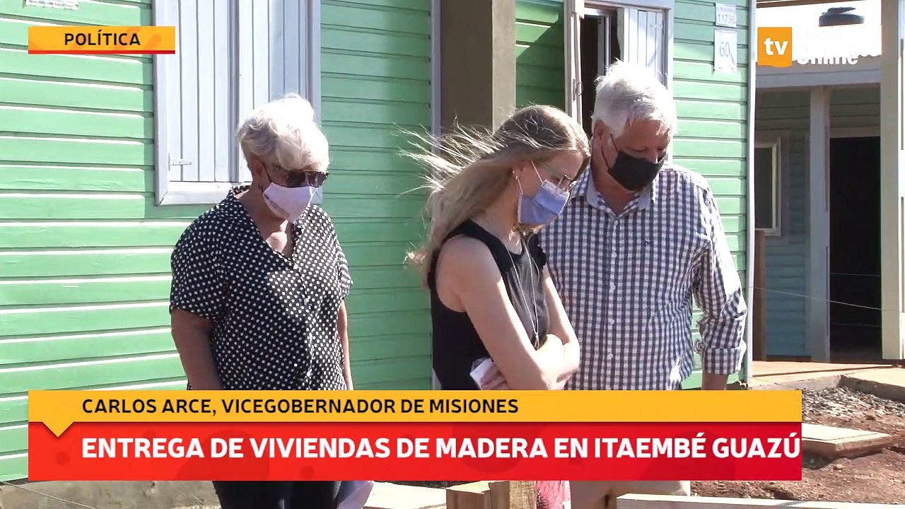 Entrega de viviendas de madera en Itaembé Guazú