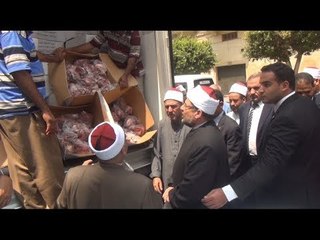 سيدة على كرسي متحرك لوزير الأوقاف  والنبي اديني حتة لحمة