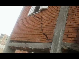 منازل مهددة بالانهيار في سوهاج.. والأهالي: وفروا لنا بديلا لنتركها