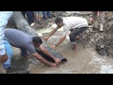 كسر في ماسورة مياه يغرق شارع البطل أحمد عبدالعزيز