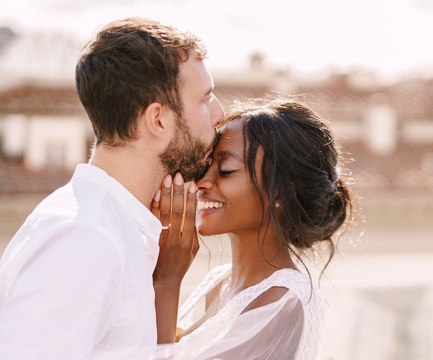 Voici les plus belles robes de mariée de stars de 2021… Des créations somptueuses et spectaculaires