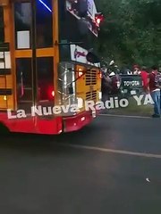 Download Video: Choque de microbús y camioneta deja 15 lesionados en La Concha