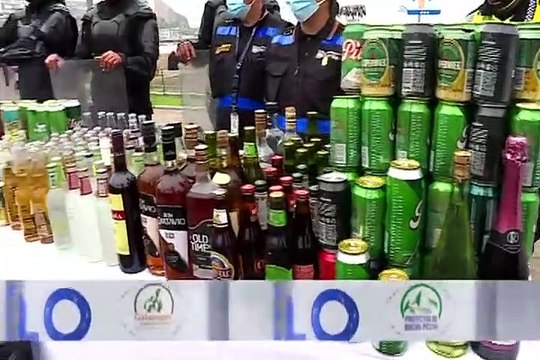 Chorrillos: turba evade protocolos e ingresa a playa Agua Dulce con comida y alchohol