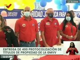 Entregan 400 títulos de propiedad de la GMVV en el urbanismo Hugo Chávez de La Guaira