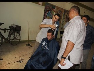 مدرسة بالغربية تستقبل طلابها بـ"حلاق".. ومديرها: "لغرس مبادئ الوطنية"