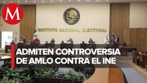 Corte admite controversia de AMLO contra el INE por posponer revocación de mandato