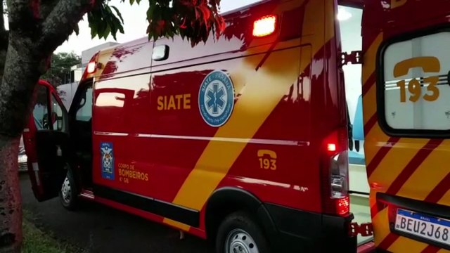 Idosa de 78 anos é socorrida pelo Siate após sofrer queda em equipamento de ginástica no Ginásio da Neva