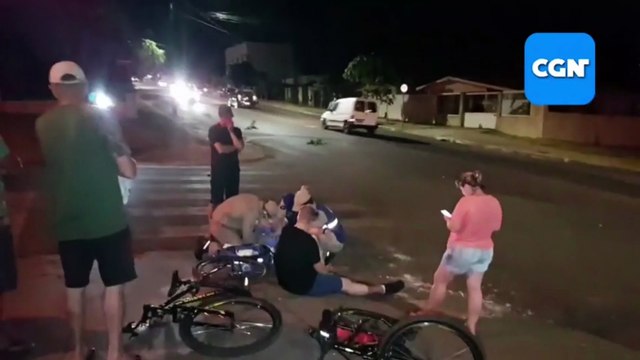 Colisão entre Fiat Mobi e duas bicicletas deixa uma das ciclistas ferida no Bairro Periolo