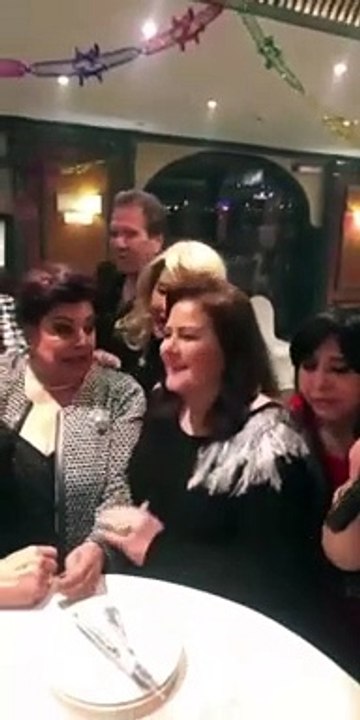 شاهد رجاء الجداوى ودلال عبد العزيز فى احتفال سابق بعيد ميلاد سمير صبرى