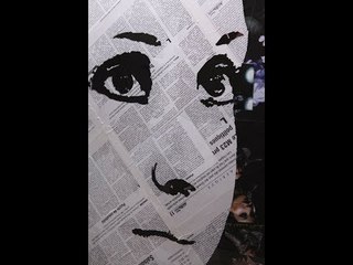 محمد مصطفى مهندس معماري  يبدع في الرسم على ورق الجرائد