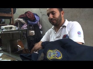 لمحاربة الغلاء.. ترزي يفصل لبس المدارس ب٦٠ جنيها"