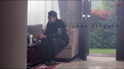 Via Vallen ft. Chevra Papinka - Jangan Ada Dusta Diantara Kita (Official Lyric Video)