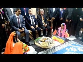 "حاجة حلوة قوي".. قعدة فلاحي لمحافظ المنيا والطلاب بمؤتمر سياحي