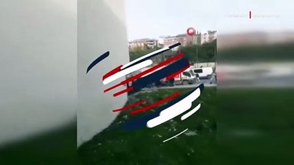 Esenyurt'ta iki ailenin meydan savaşı gibi kavgası kamerada