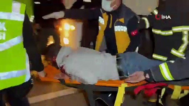 Freni patlayan tır bir evin bahçe duvarını yıkıp on metreden yola devrildi: 2 yaralı