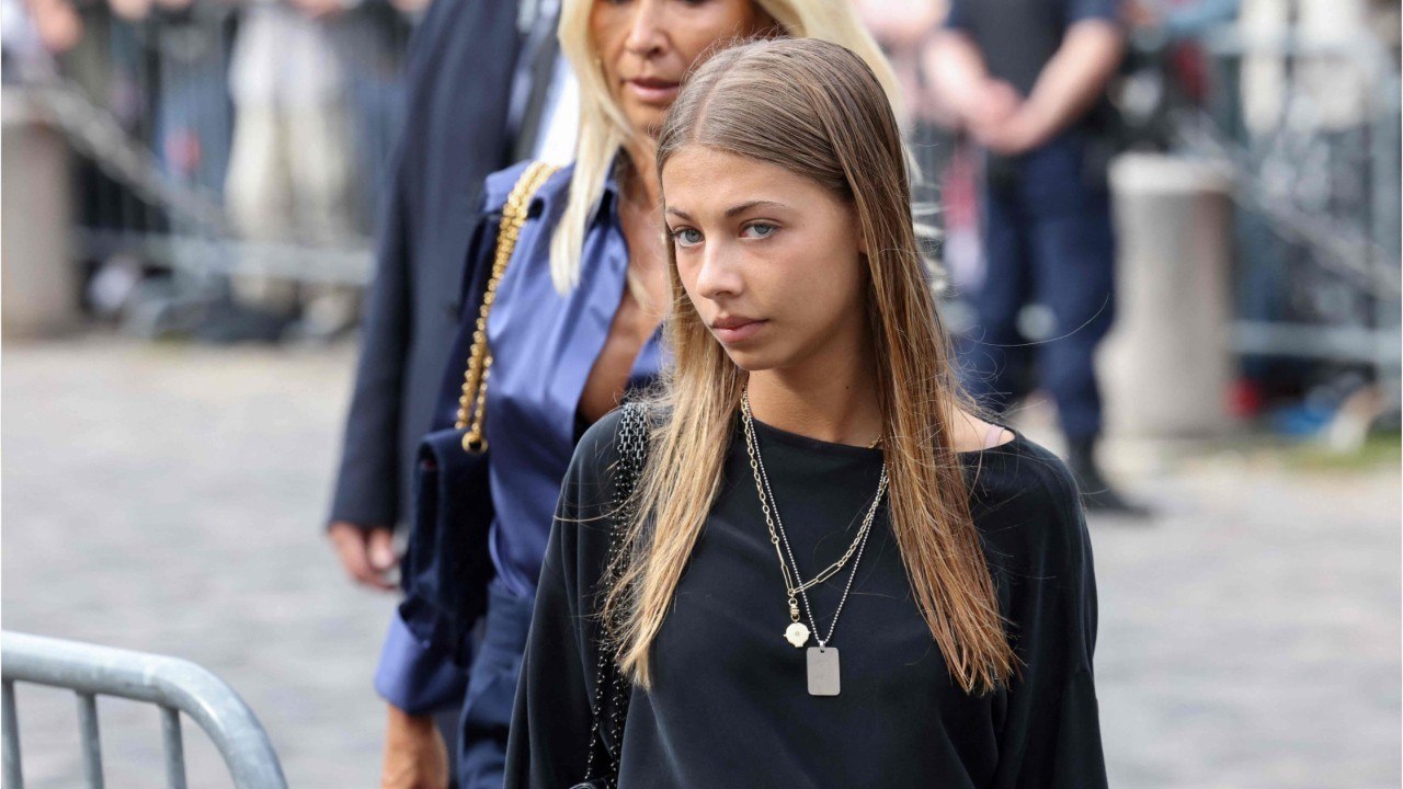 FEMME ACTUELLE - Jean-Paul Belmondo : sa fille Stella, "mise à l’écart" aux obsèques ? Paul Belmondo s'explique