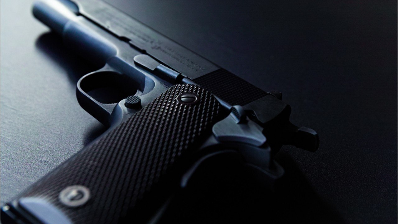 FEMME ACTUELLE - États-Unis : une mère tuée par un coup de feu de son bébé de deux ans, le père accusé d’homicide involontaire