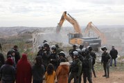 İsrail askerleri Batı Şeria'da Filistinli bir ailenin evini yıktı