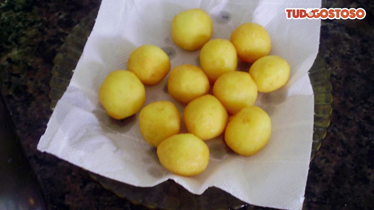 Bolinho de batata com queijo (melhor do que batata-frita)