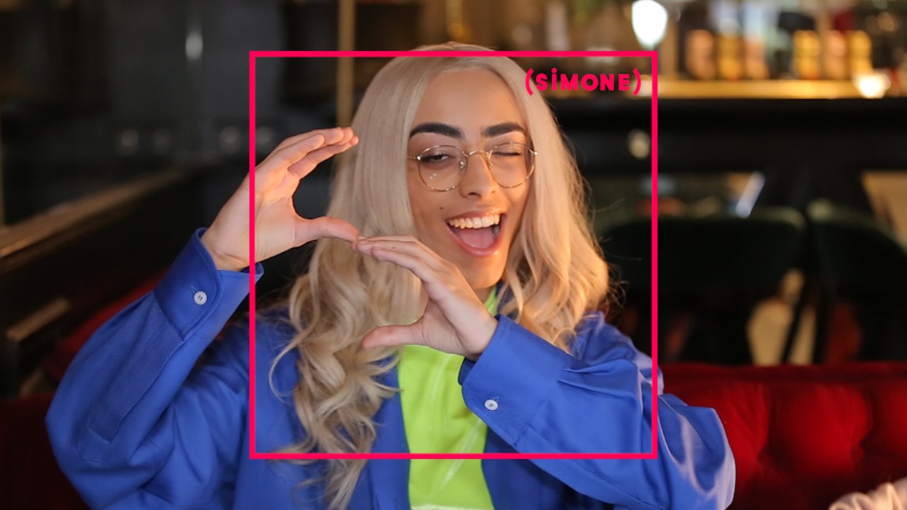 SIMONE - L'artiste Bilal Hassani nous parle du chemin d'acceptation de soi et de son univers