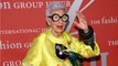 FEMME ACTUELLE - Iris Apfel : l'icône de la mode, au look excentrique, fête ses 100 ans