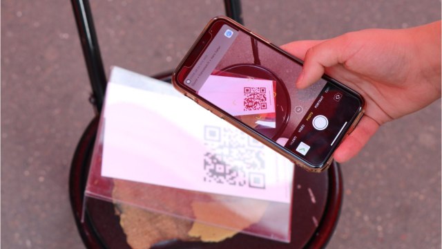 FEMME ACTUELLE - Pass sanitaire : pourquoi les pharmacies ne peuvent plus délivrer de QR codes