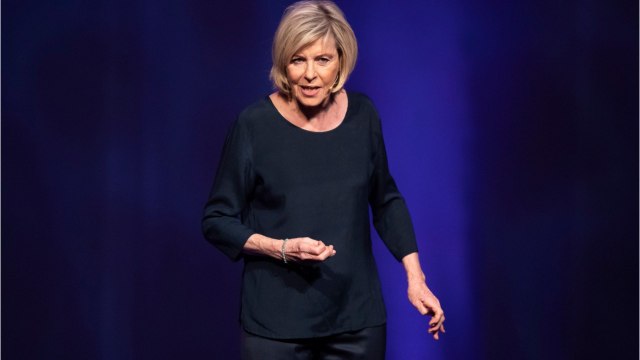 FEMME ACTUELLE - Chantal Ladesou : ses confidences sur son rôle de grand-mère auprès de ses 5 petits-enfants