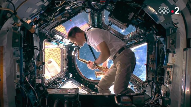 FEMME ACTUELLE - JO de Tokyo : pourquoi Thomas Pesquet est-il intervenu en direct pendant la cérémonie de clôture ?