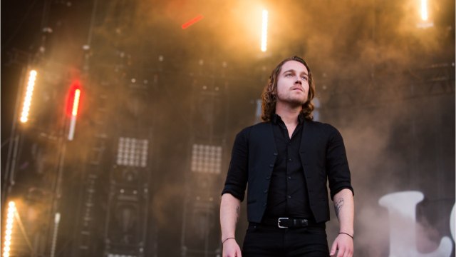 FEMME ACTUELLE - Julien Doré en couple et heureux : il évoque sa vie amoureuse apaisée