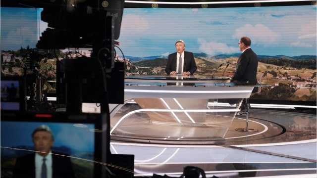 FEMME ACTUELLE - Jacques Legros en larmes : le journaliste bouleversé par une annonce lors du JT de 13h