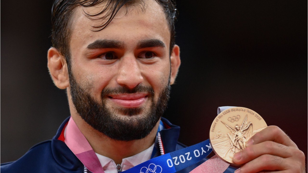 FEMME ACTUELLE - Qui est le judoka Luka Mkheidze, le premier médaillé français des JO de Tokyo ?