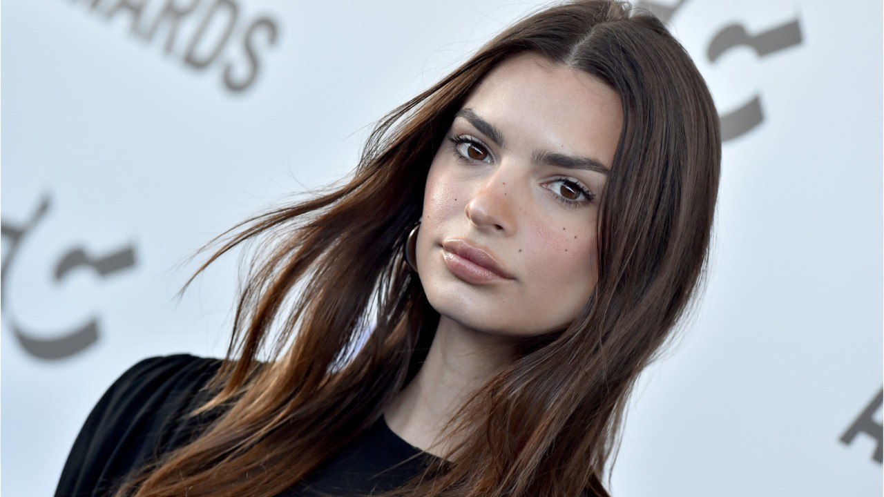 FEMME ACTUELLE - Emily Ratajkowski, harcelée depuis son accouchement : la jeune maman pousse un coup de gueule